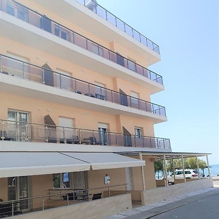 Navarino Luxe Suites With Sea View Peraía Extérieur photo