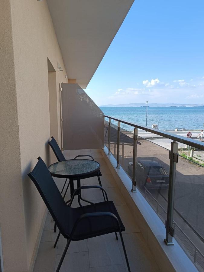 Navarino Luxe Suites With Sea View Peraía Extérieur photo