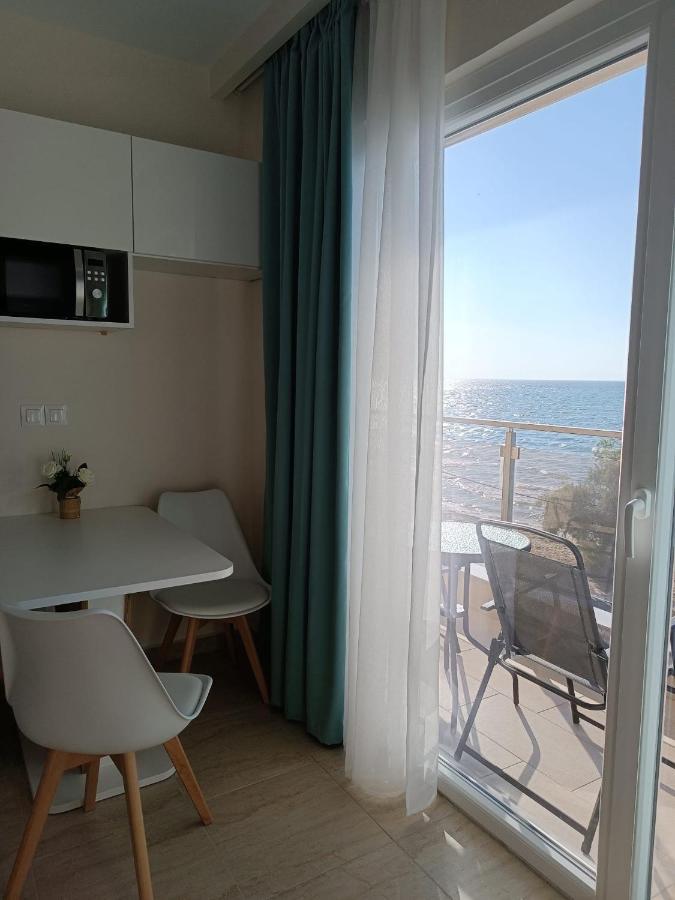 Navarino Luxe Suites With Sea View Peraía Extérieur photo